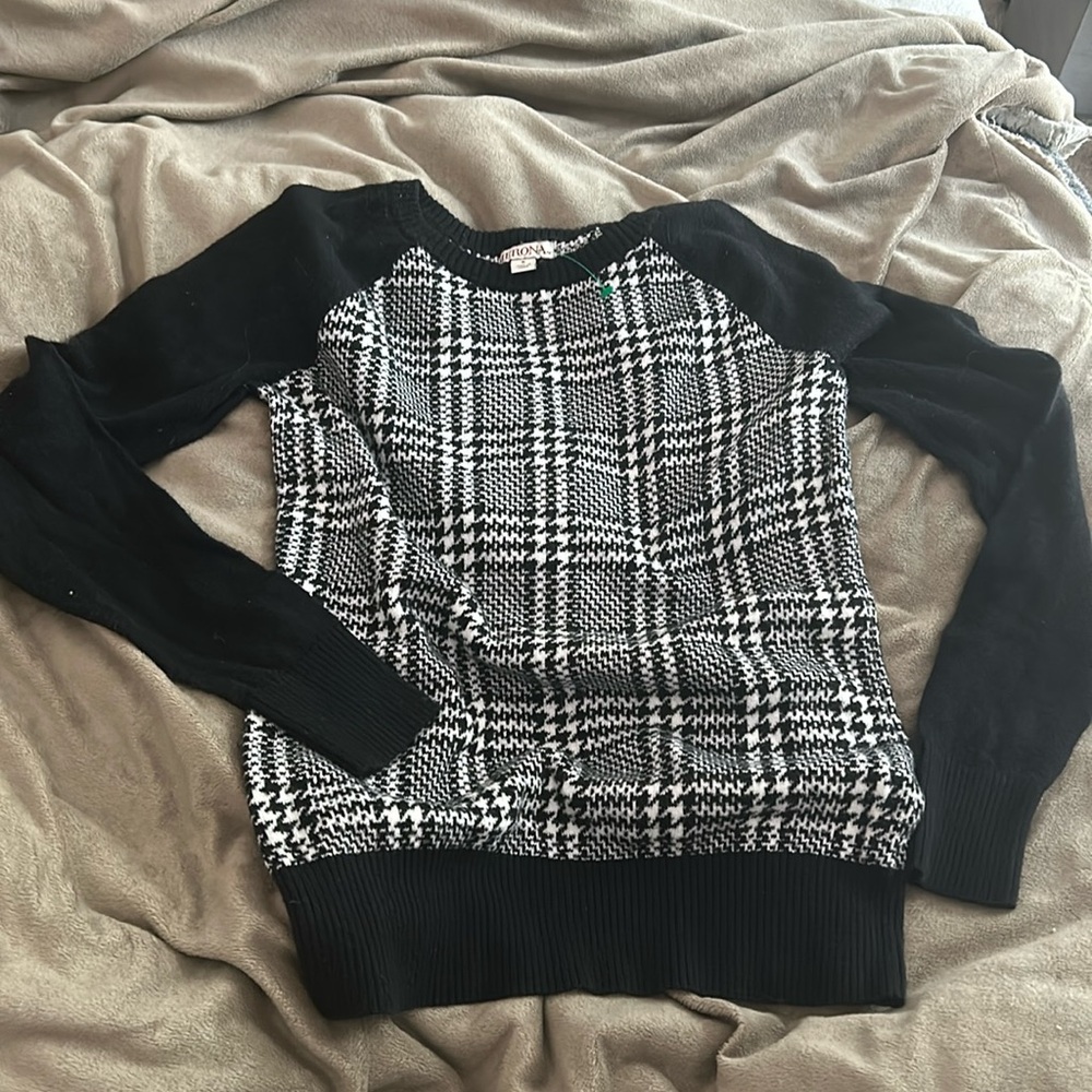 Black Sleeved Plaid Sweater by Merona ~ Size Small